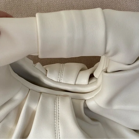 Source Unknown Chic White Ruched Handbag - Picture 4 of 8